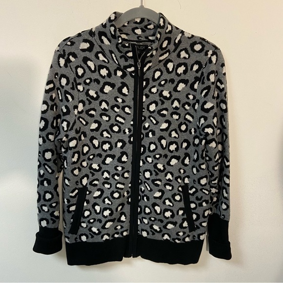 Rachel Zoe Ladies Sweater Cardigan Full Zip Animal Print Medium - Picture 1 of 10